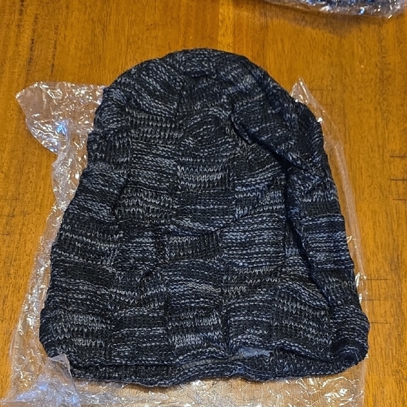 Accessories - DARK carcoal Abd Black Beanie